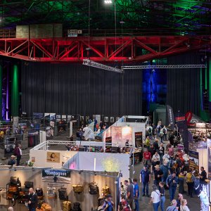 Ausstellungshalle...... Werner Schuffenhauer