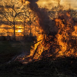 Osterfeuer...... Roland Winkler